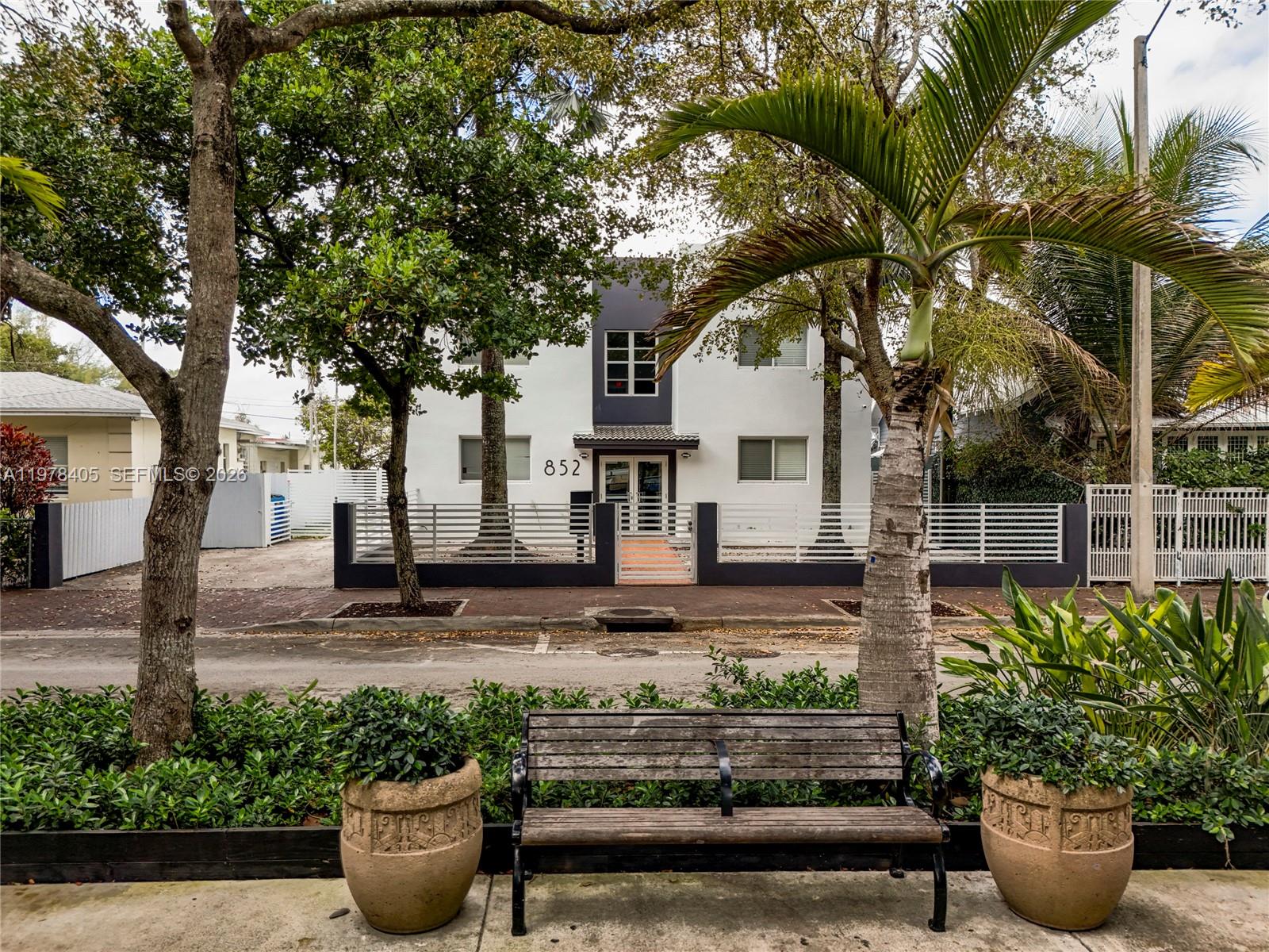 852 SW 13th Ave Miami, FL 33135