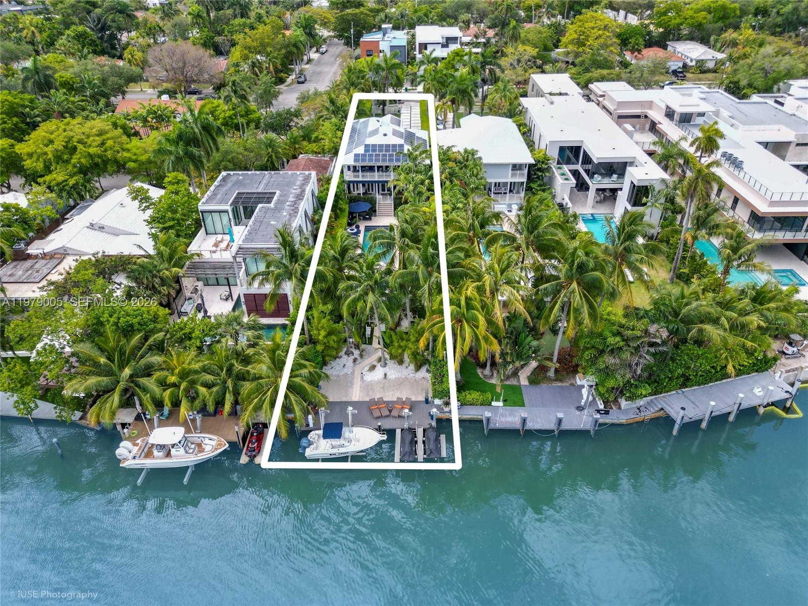 755 NE 77th St Miami, FL 33136