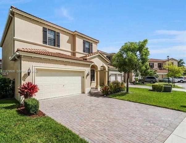 965 NE 193rd Ter #965