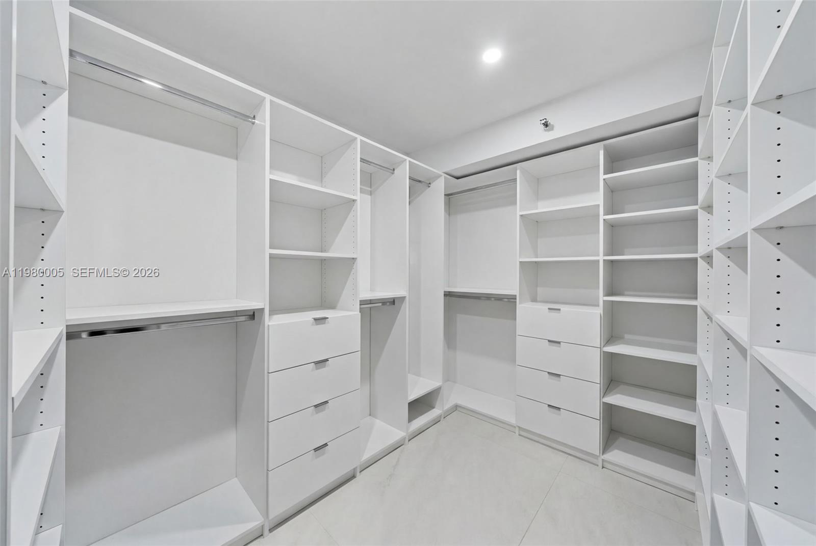 2843 S Bayshore Dr #5F Miami, FL 33133