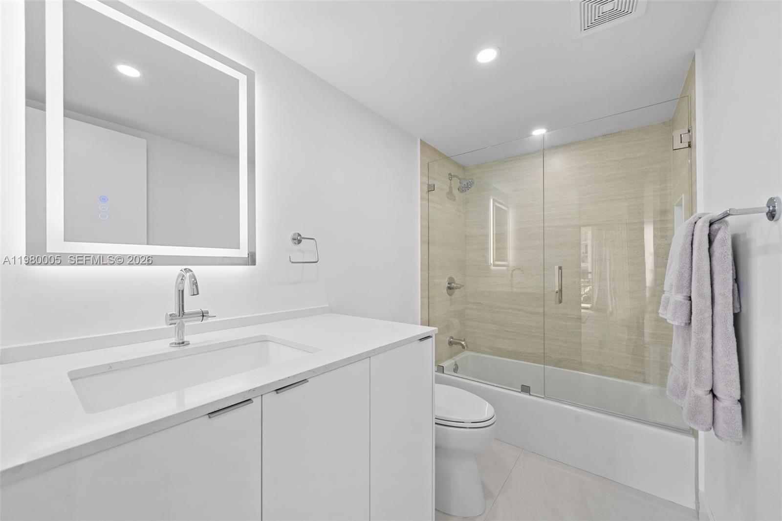 2843 S Bayshore Dr #5F Miami, FL 33133