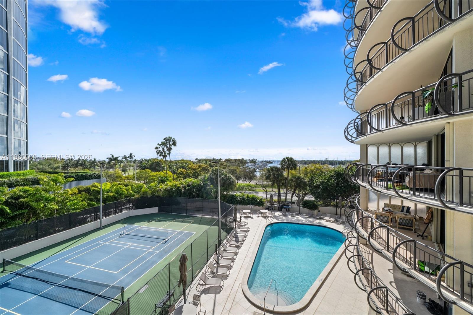 2843 S Bayshore Dr #5F Miami, FL 33133