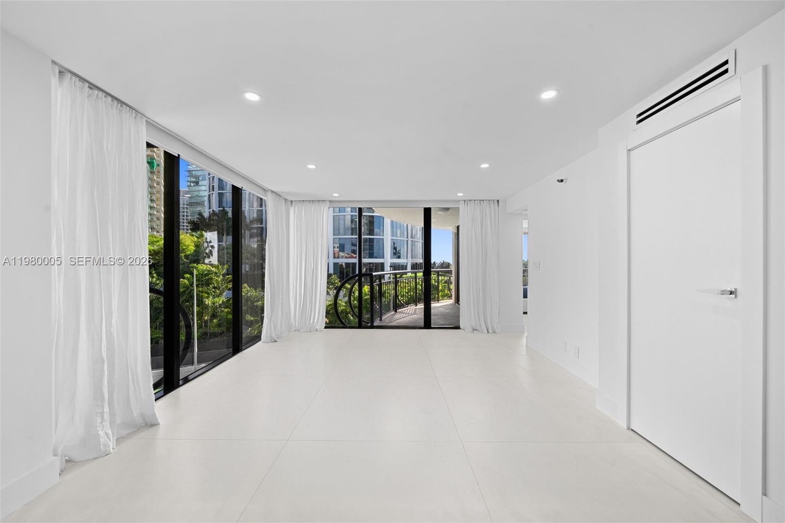 2843 S Bayshore Dr #5F Miami, FL 33133