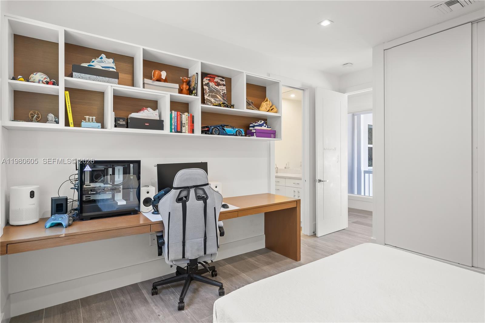 5700 SW 86th St South Miami, FL 33143