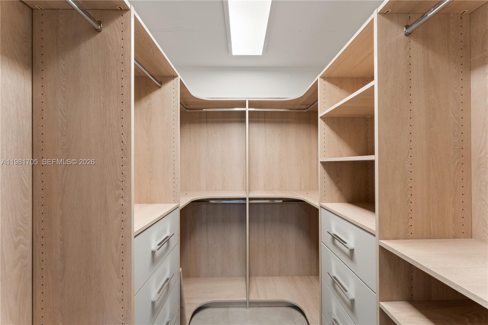 55 Ocean Ln Dr #1031 Key Biscayne, FL 33149