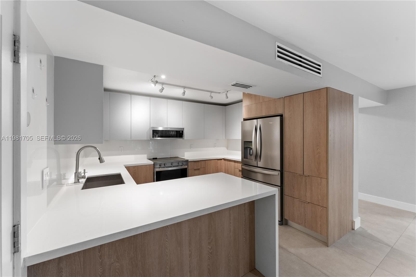 55 Ocean Ln Dr #1031 Key Biscayne, FL 33149