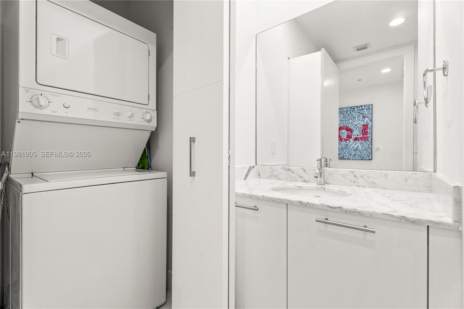 950 Brickell Bay Dr #4710 Miami, FL 33131