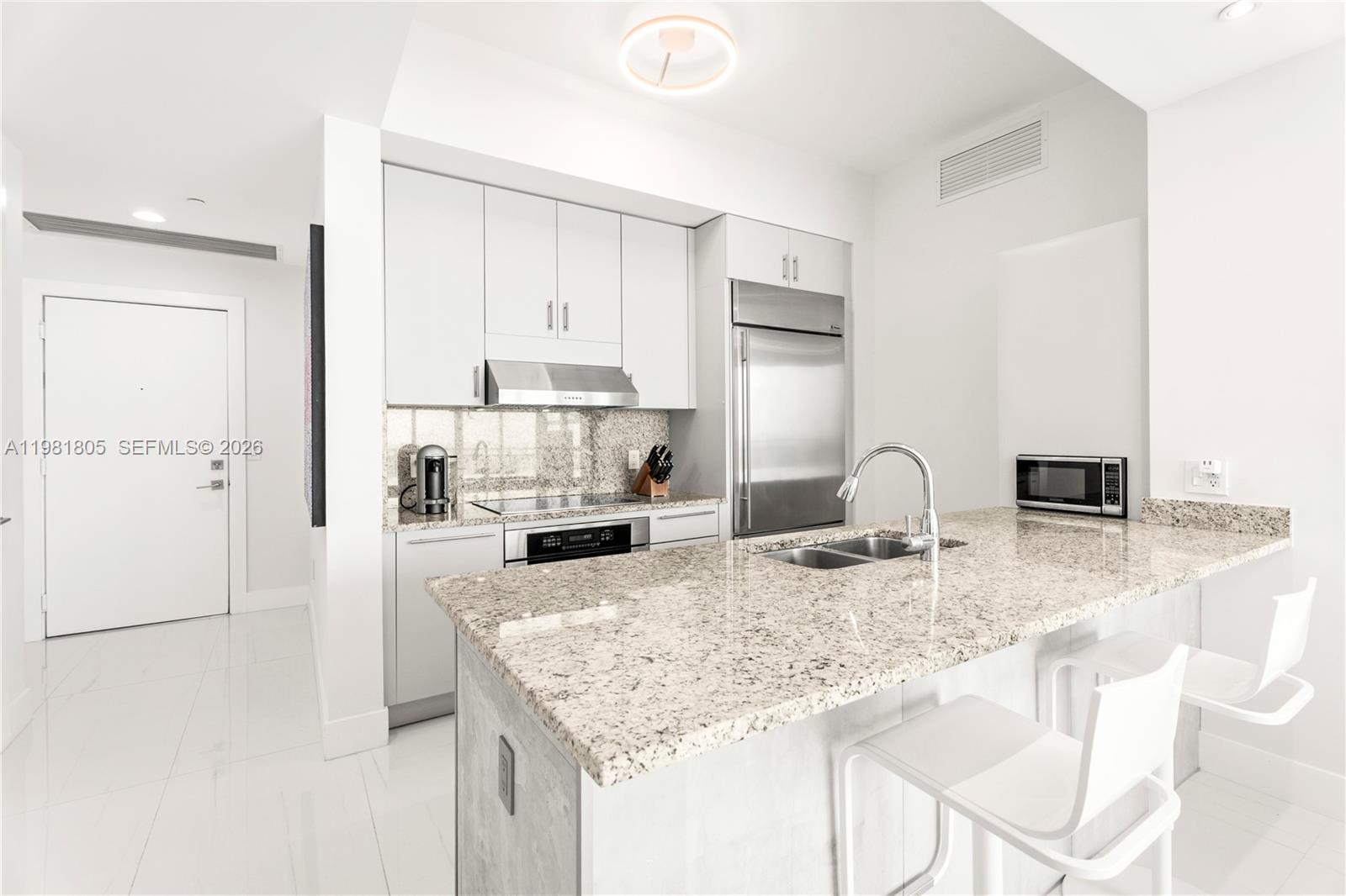 950 Brickell Bay Dr #4710 Miami, FL 33131