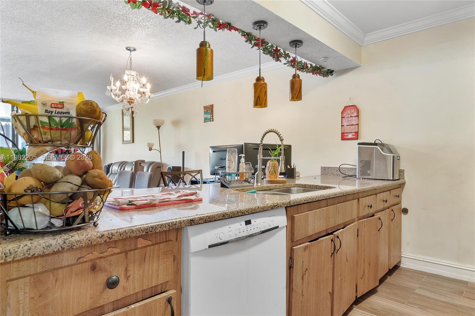 10304 Fairway Rd Pembroke Pines, FL 33026