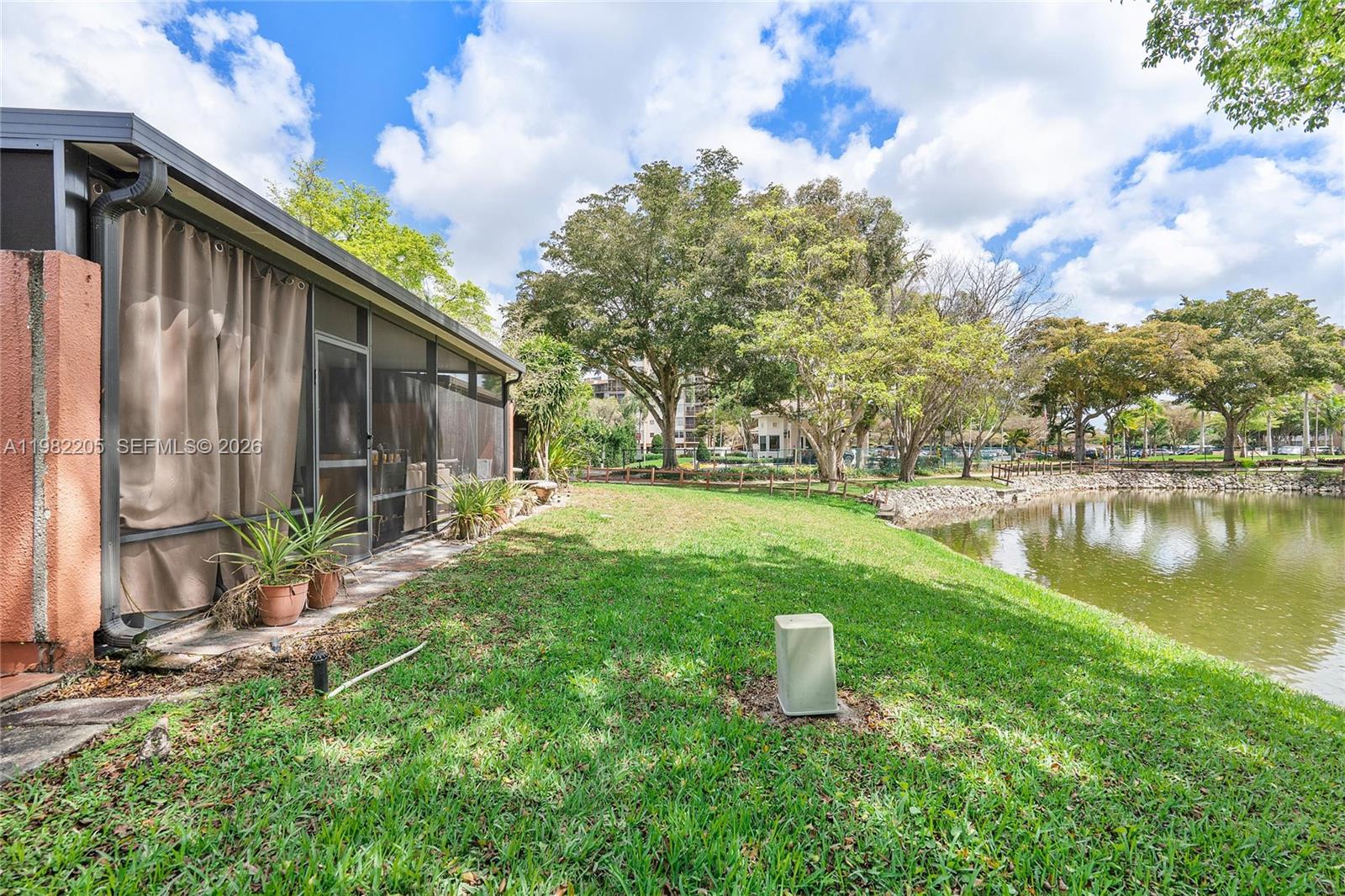 10304 Fairway Rd Pembroke Pines, FL 33026