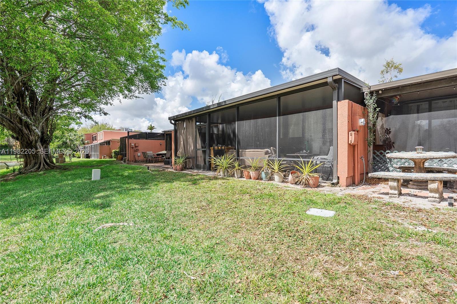 10304 Fairway Rd Pembroke Pines, FL 33026