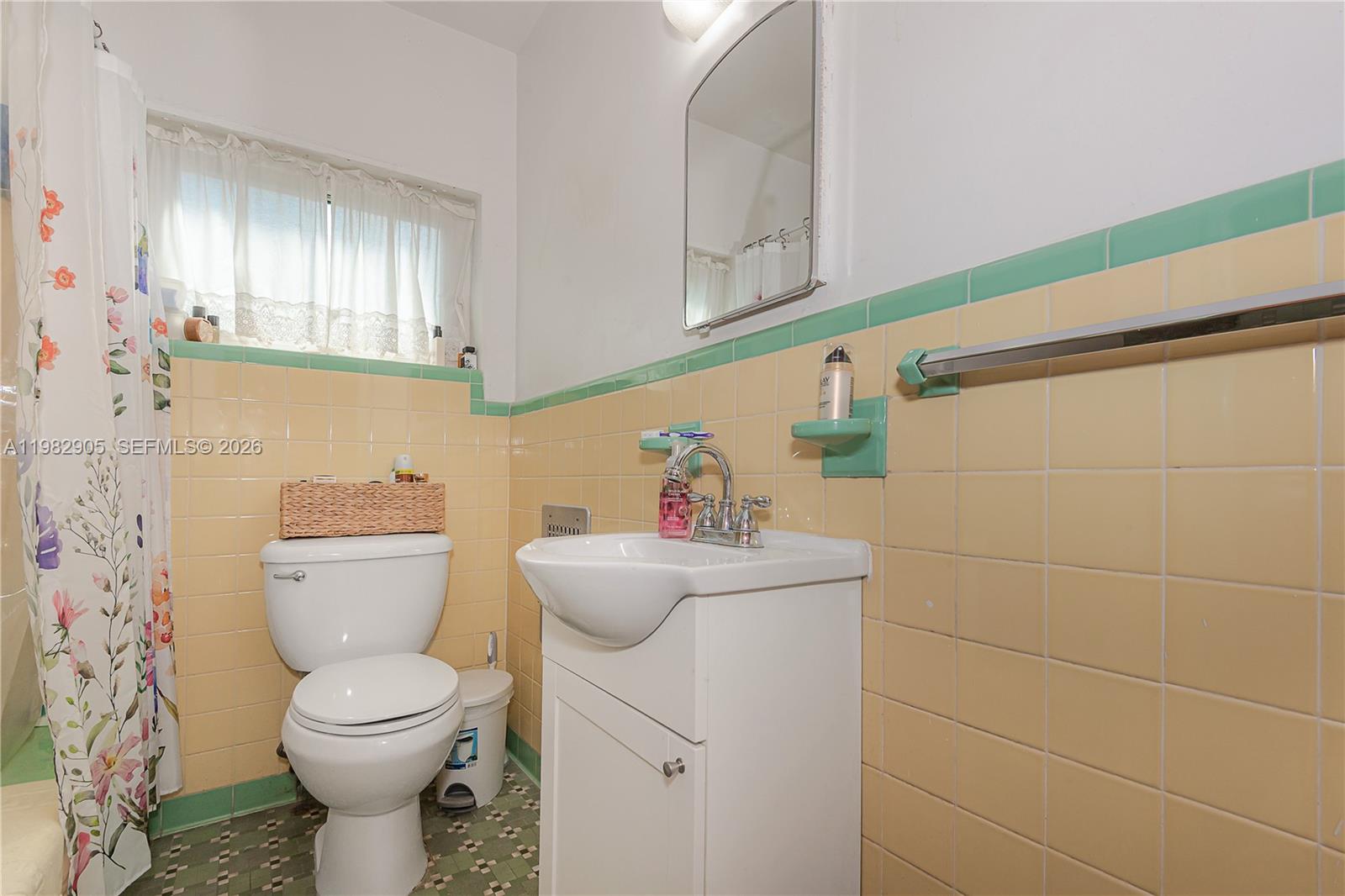 5651 NW 3rd St Miami, FL 33126