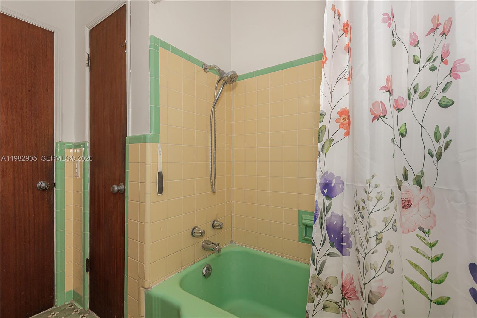 5651 NW 3rd St Miami, FL 33126