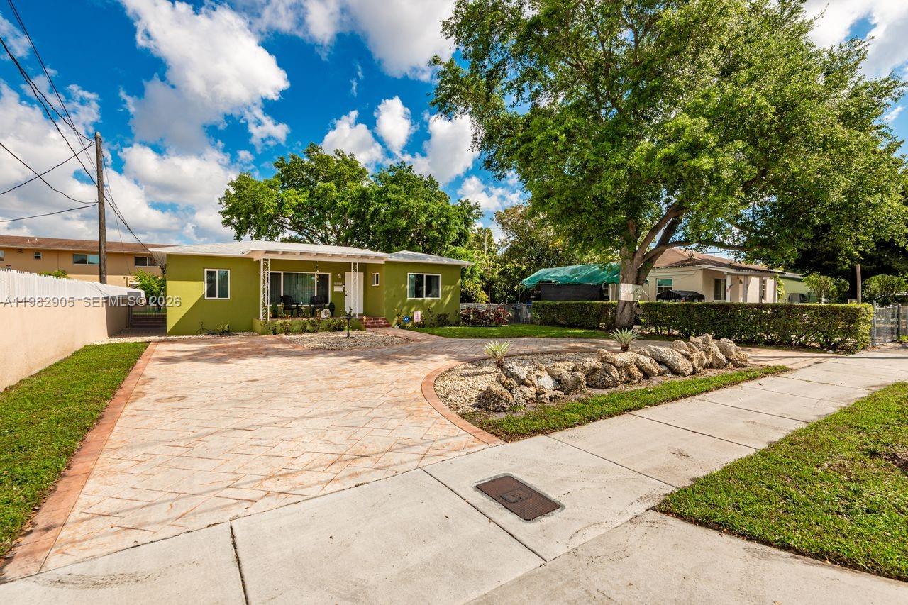 5651 NW 3rd St Miami, FL 33126