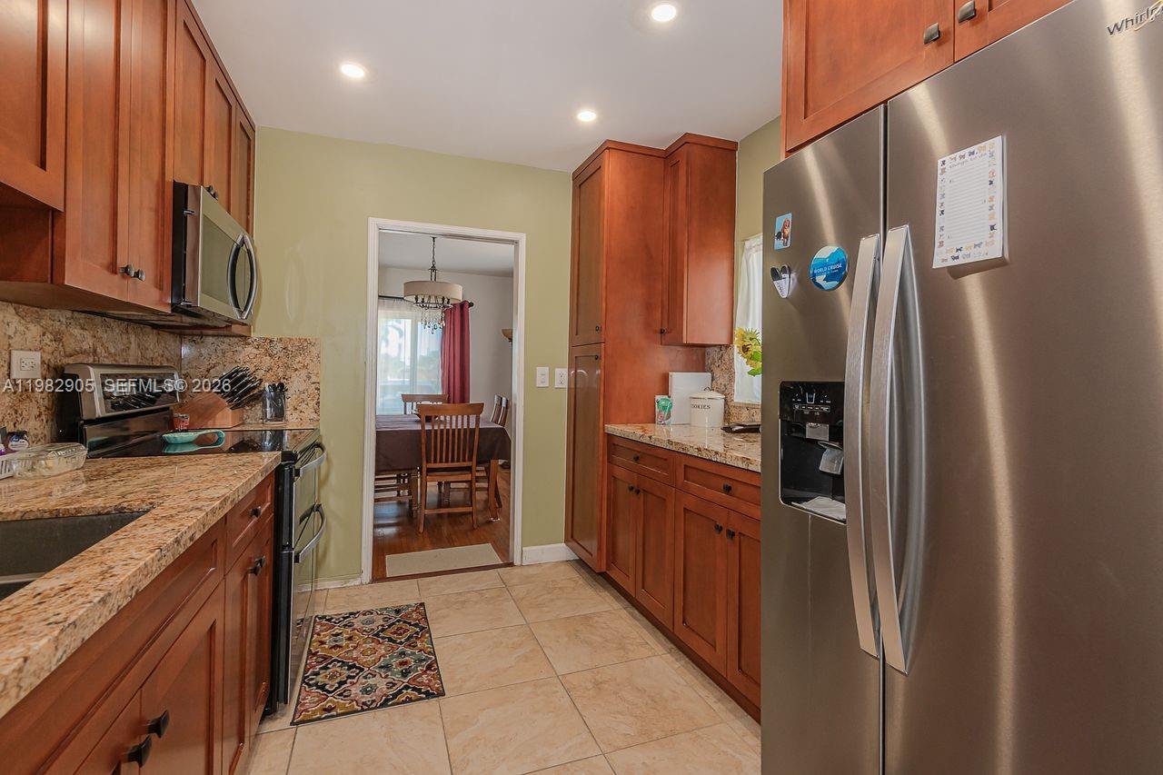 5651 NW 3rd St Miami, FL 33126