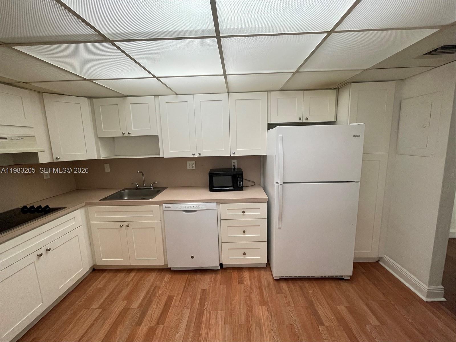 19390 Collins Ave #122 Sunny Isles Beach, FL 33160