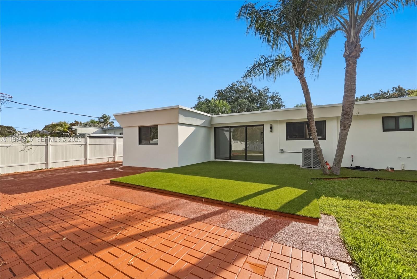 10910 NE 9th Ct Biscayne Park, FL 33161