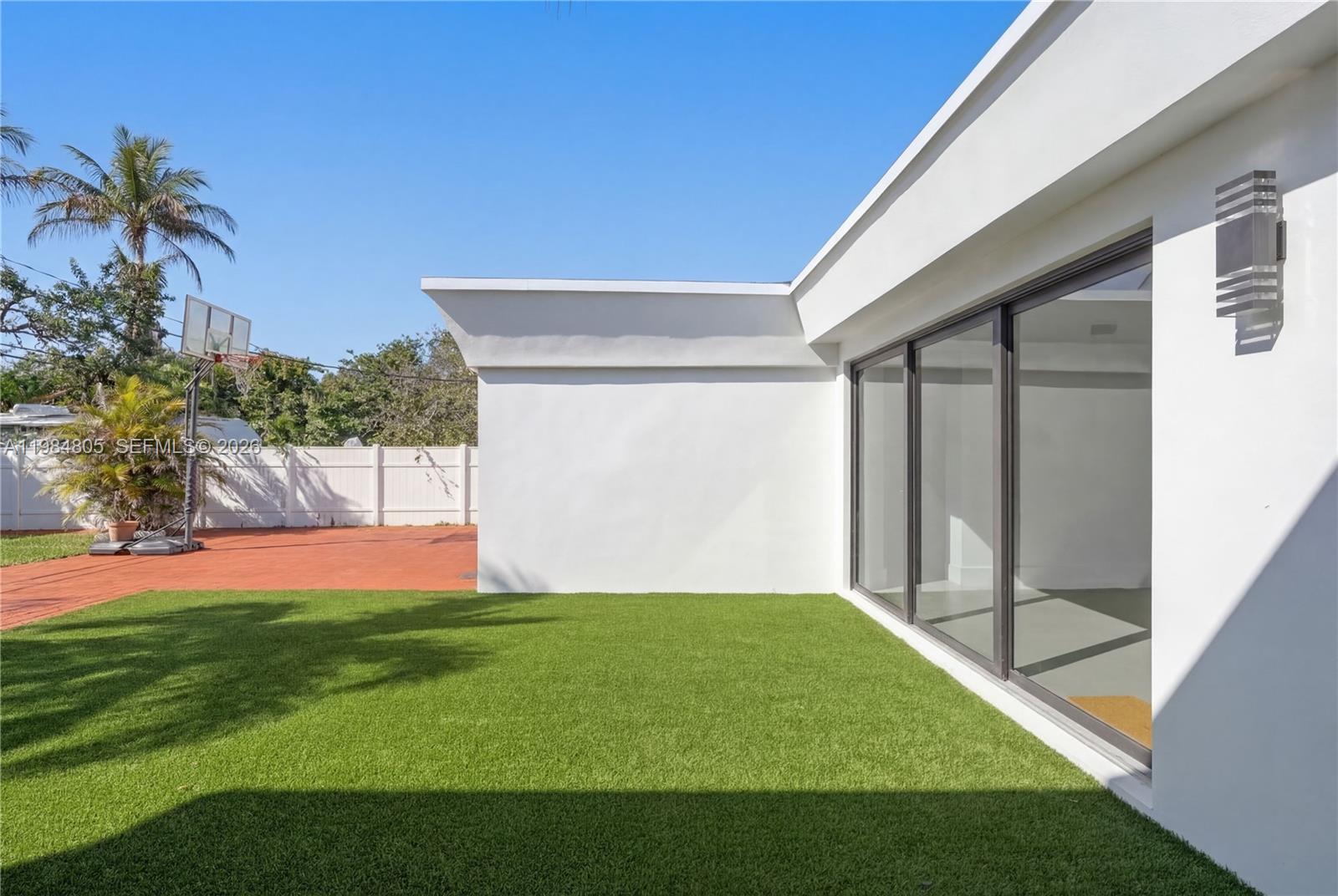 10910 NE 9th Ct Biscayne Park, FL 33161