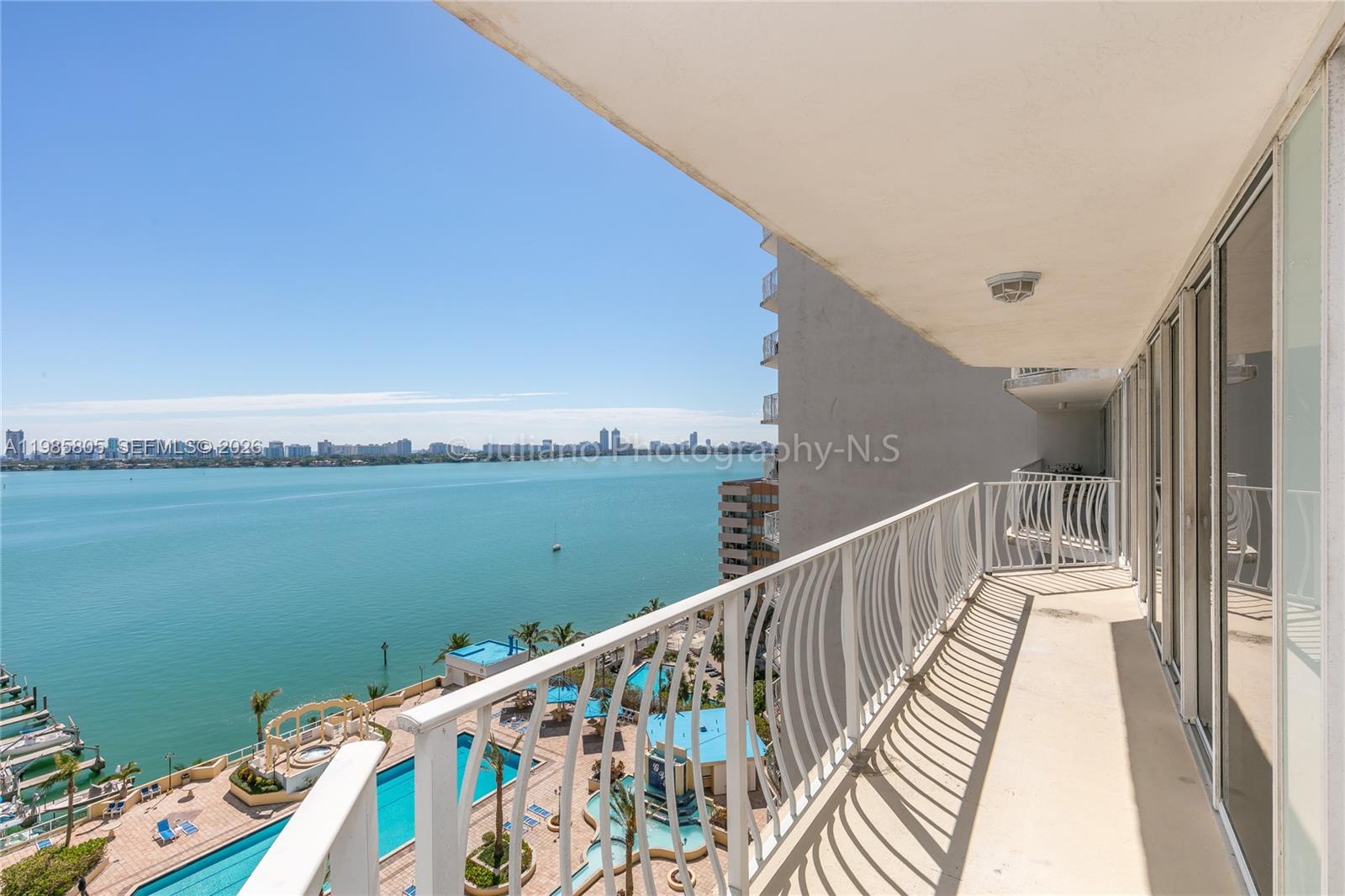 7601 E Treasure Dr #1509