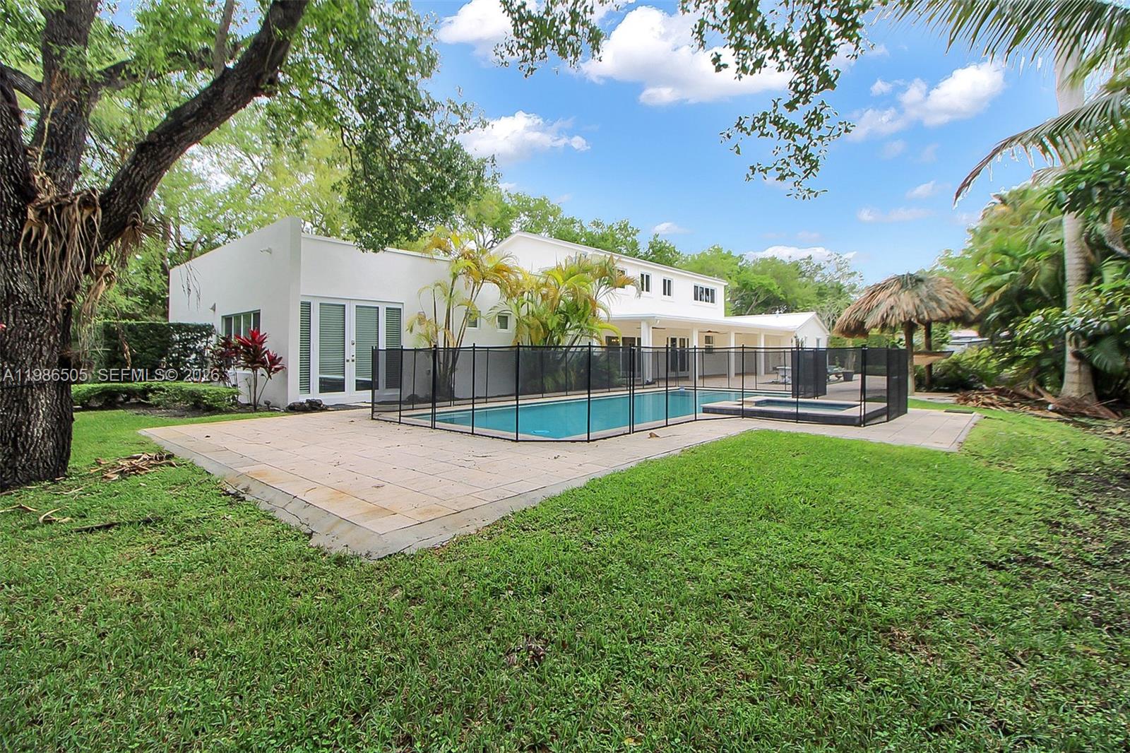 6900 SW 104th St Pinecrest, FL 33156