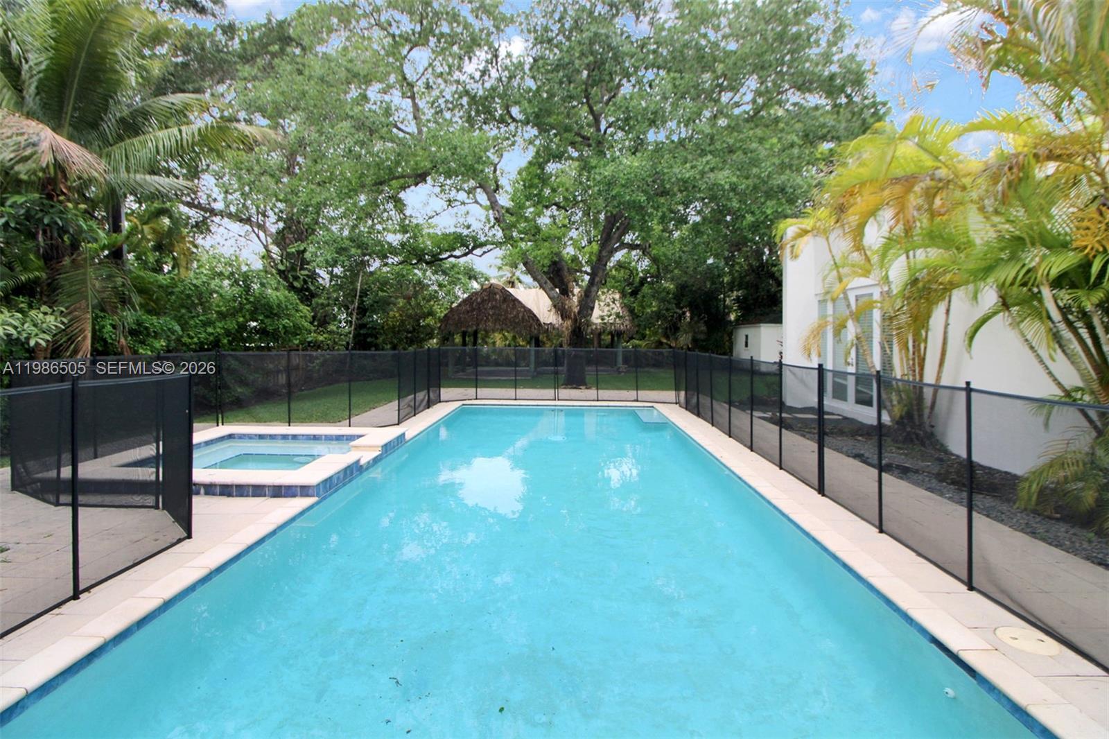 6900 SW 104th St Pinecrest, FL 33156