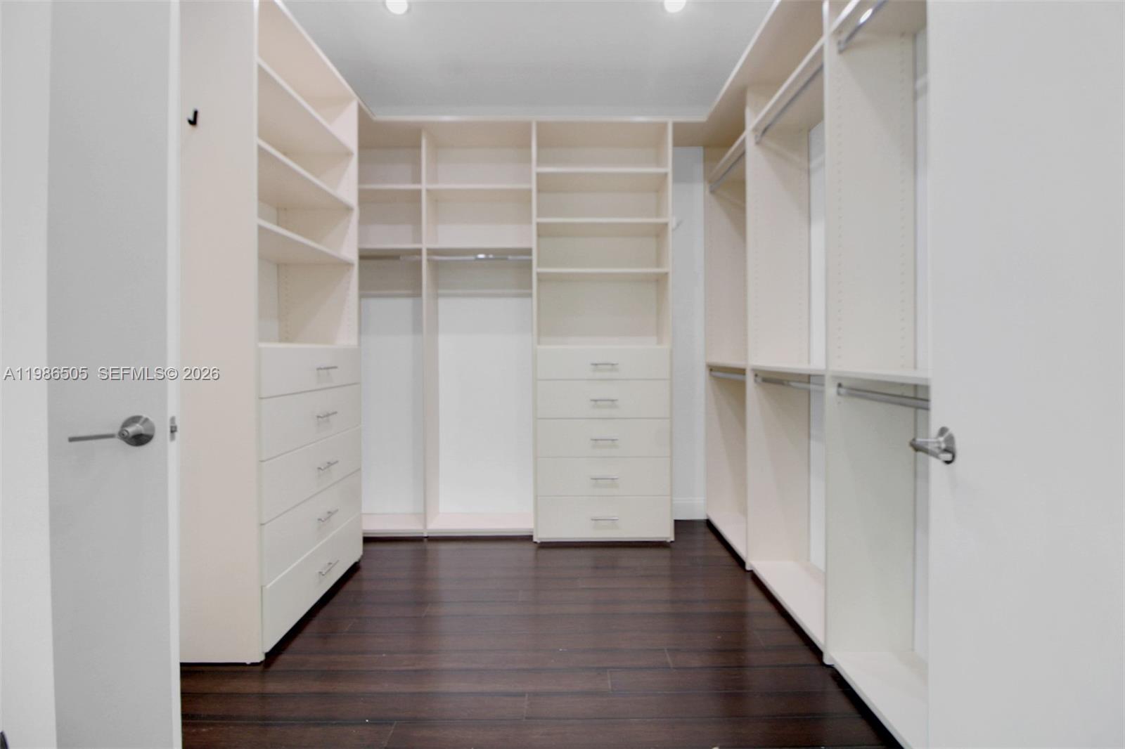 6900 SW 104th St Pinecrest, FL 33156