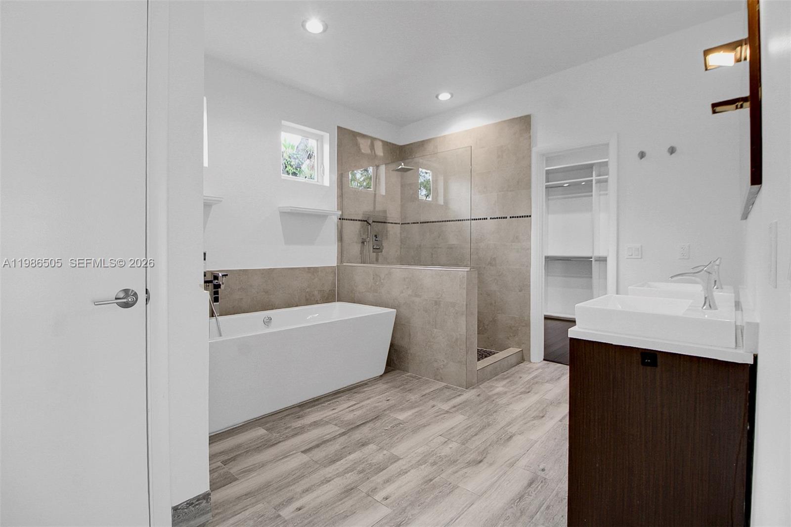 6900 SW 104th St Pinecrest, FL 33156