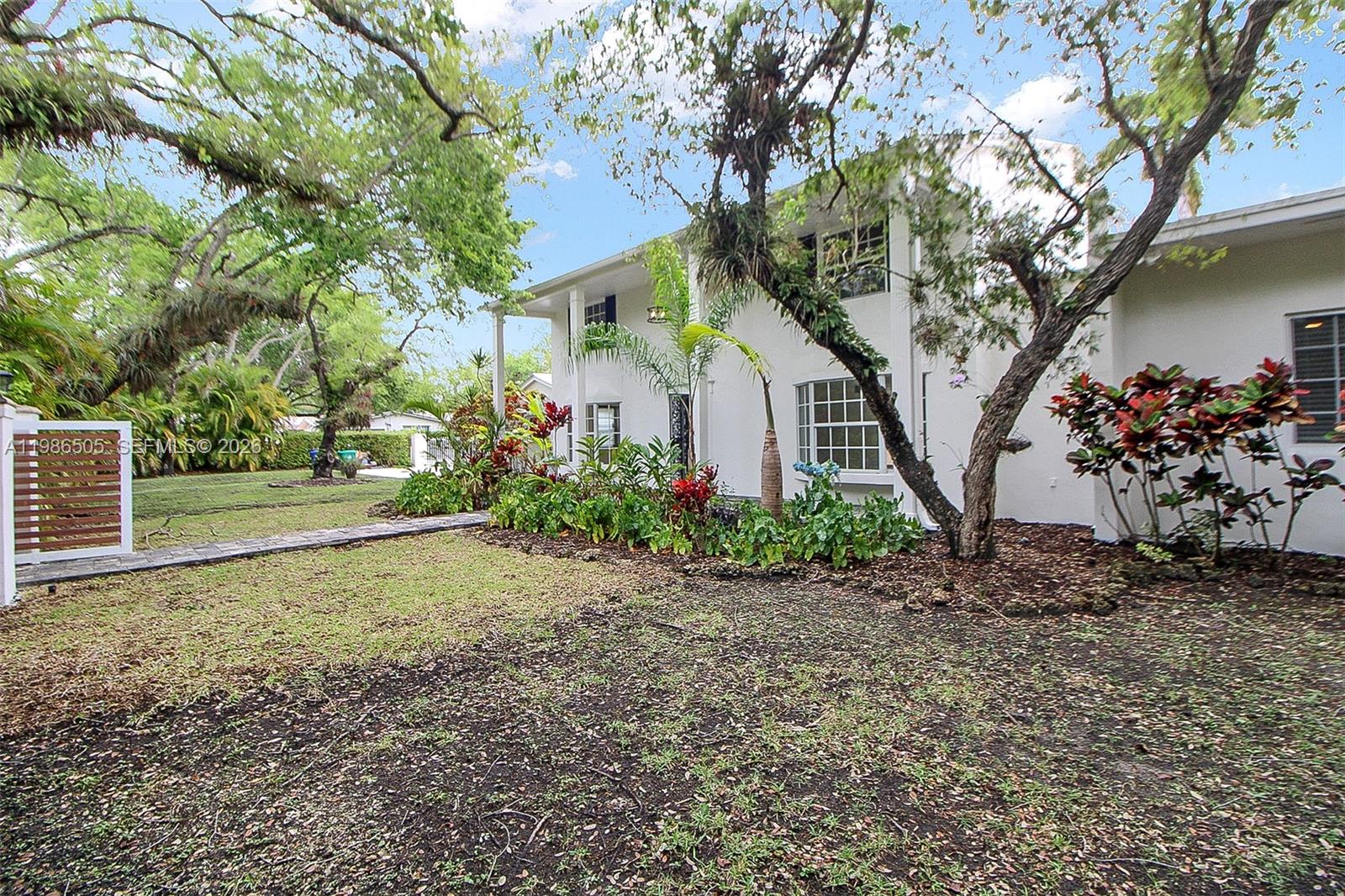 6900 SW 104th St Pinecrest, FL 33156