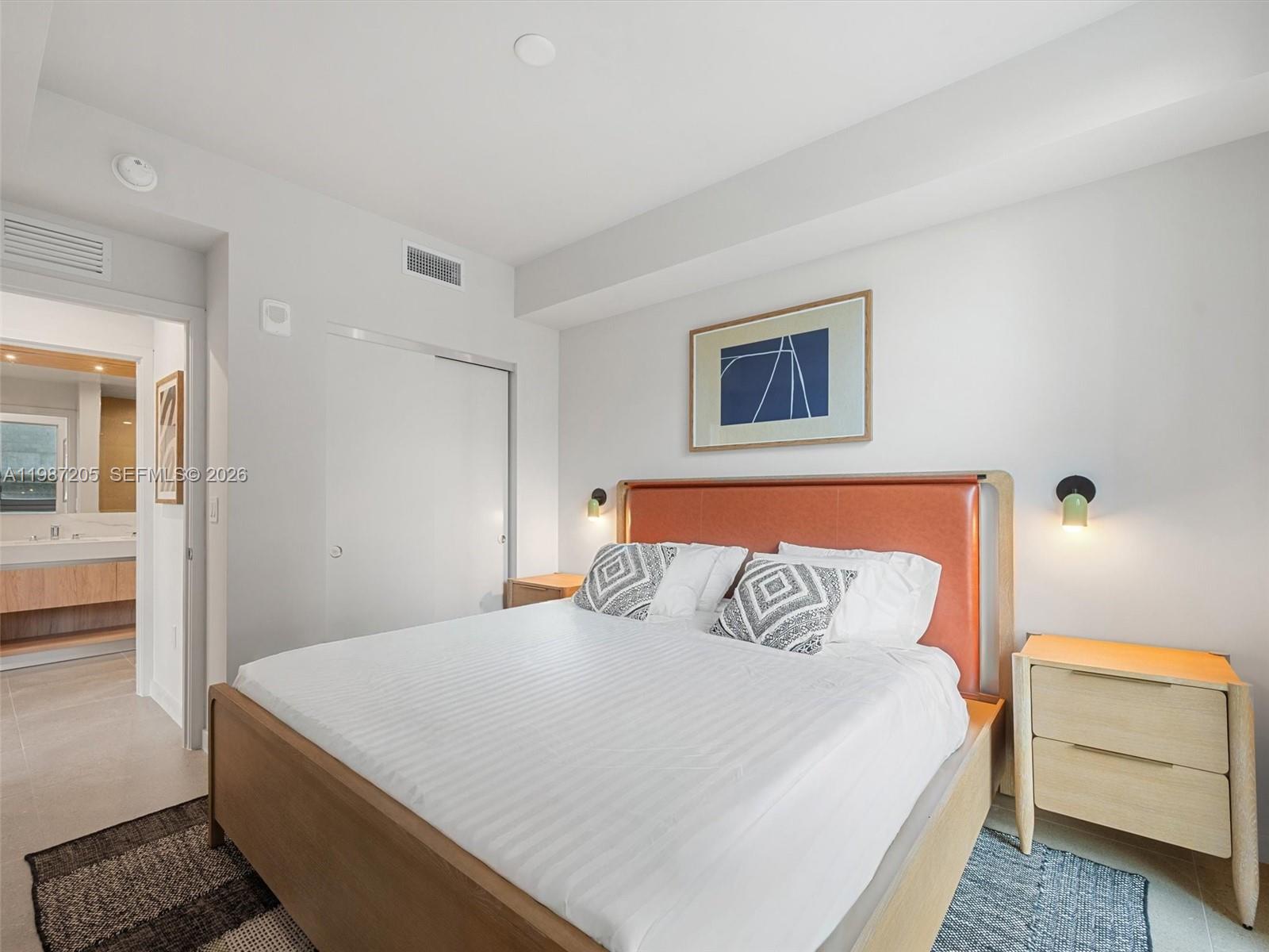 11 NE 6th St #301 Miami, FL 33132