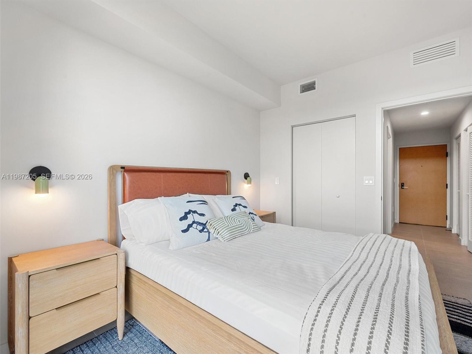 11 NE 6th St #301 Miami, FL 33132