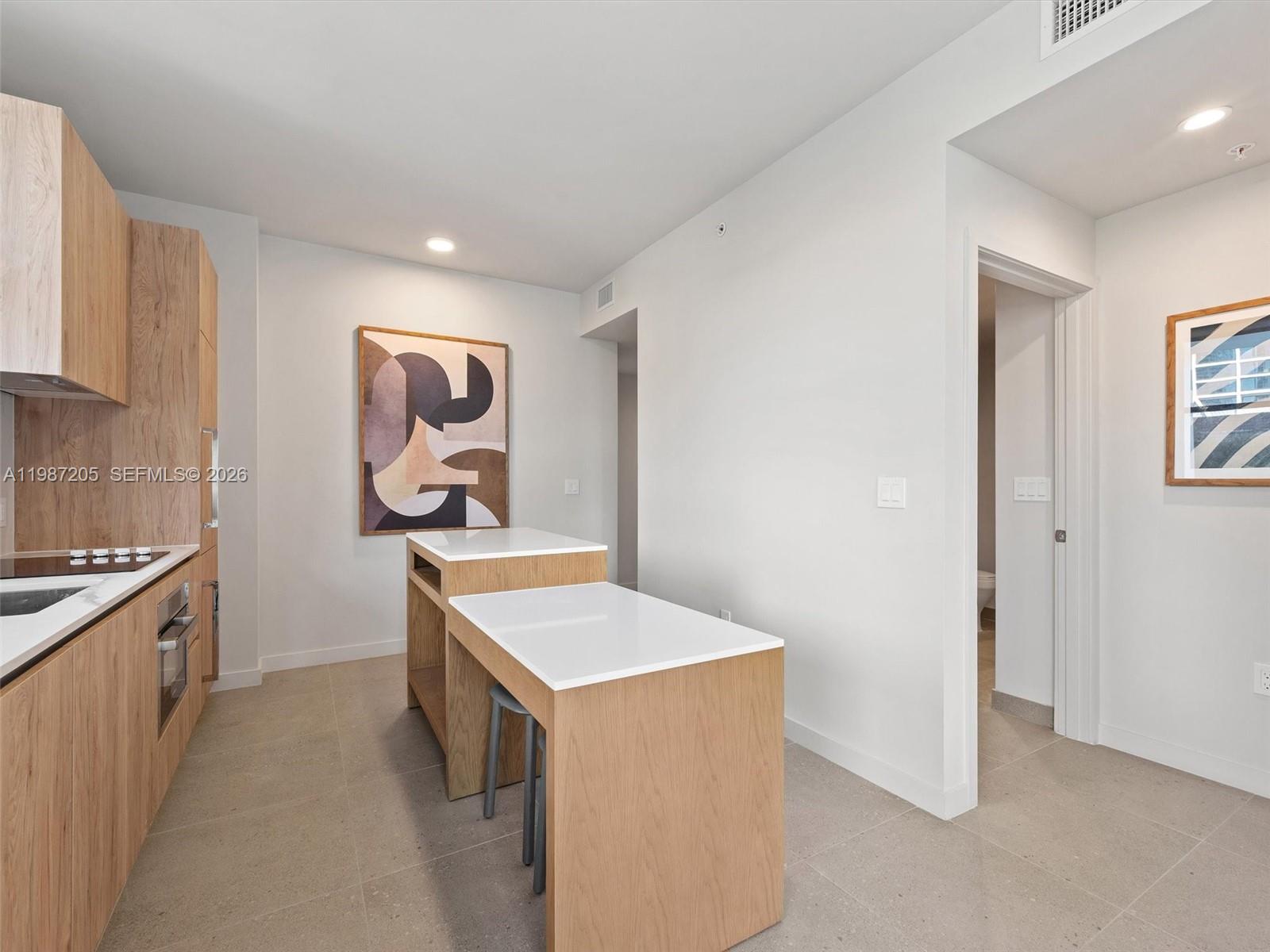 11 NE 6th St #301 Miami, FL 33132