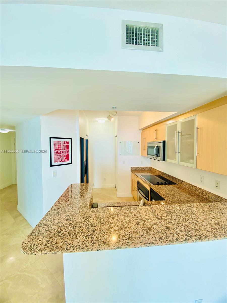 325 S Biscayne Blvd #2126 Miami, FL 33131