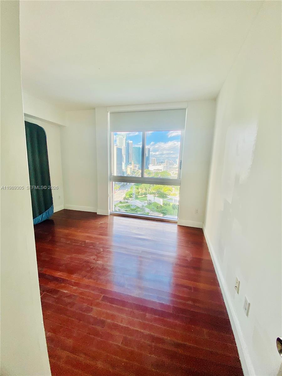 325 S Biscayne Blvd #2126 Miami, FL 33131