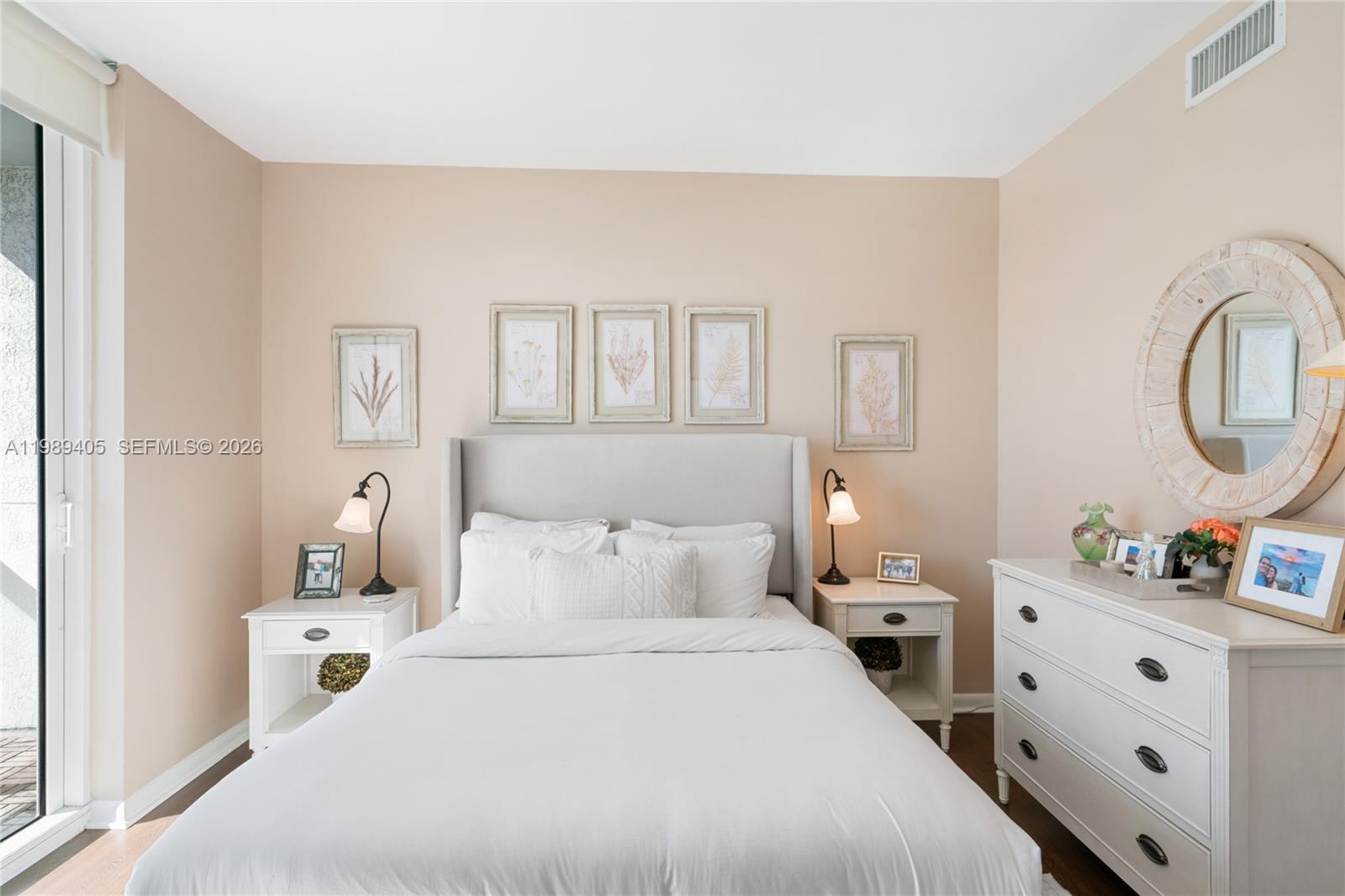 244 Biscayne Blvd #1703 Miami, FL 33132