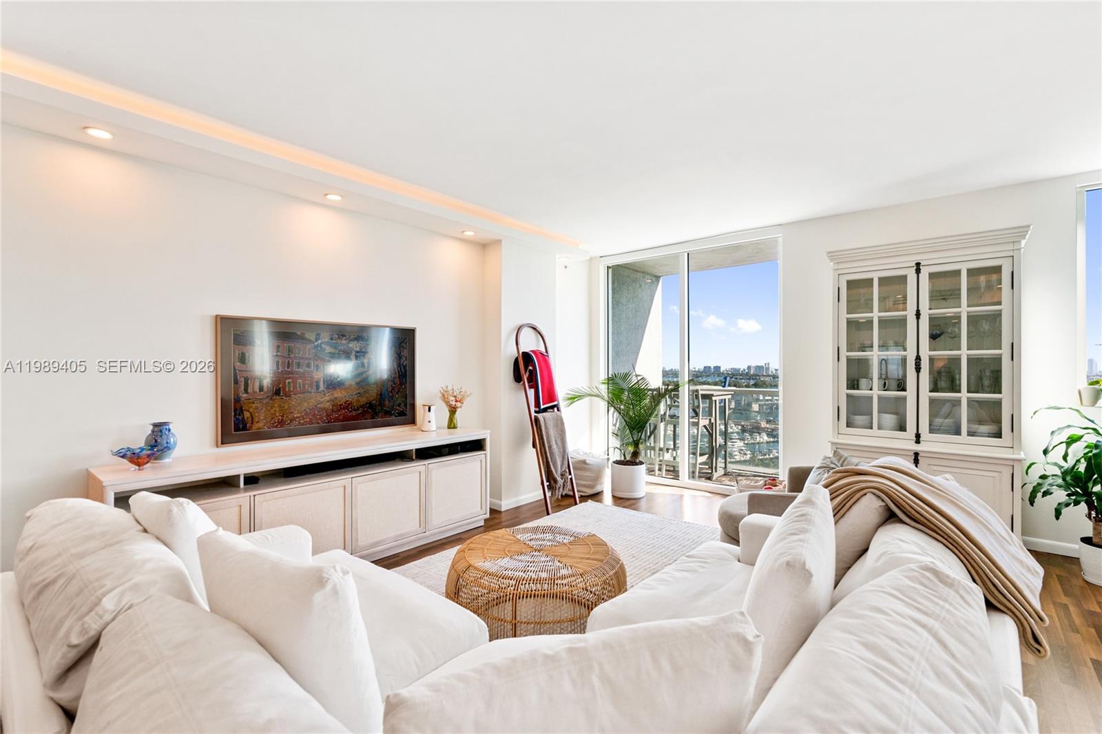 244 Biscayne Blvd #1703 Miami, FL 33132