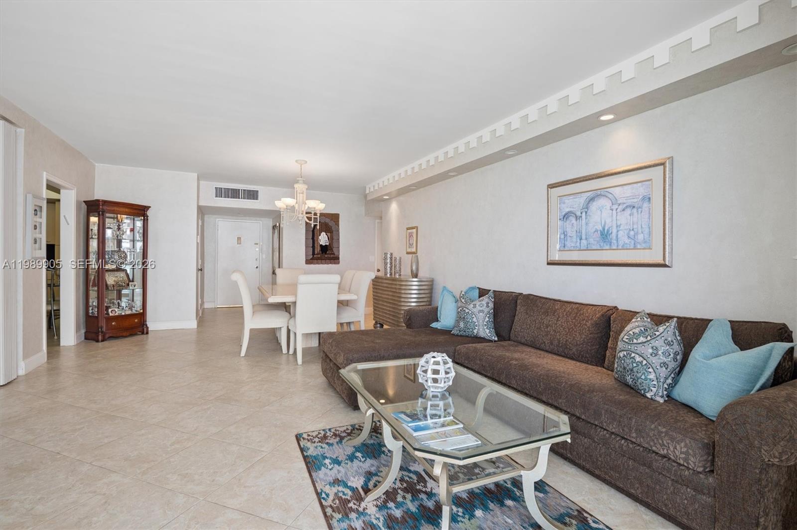 5001 Collins Ave #9H Miami Beach, FL 33140