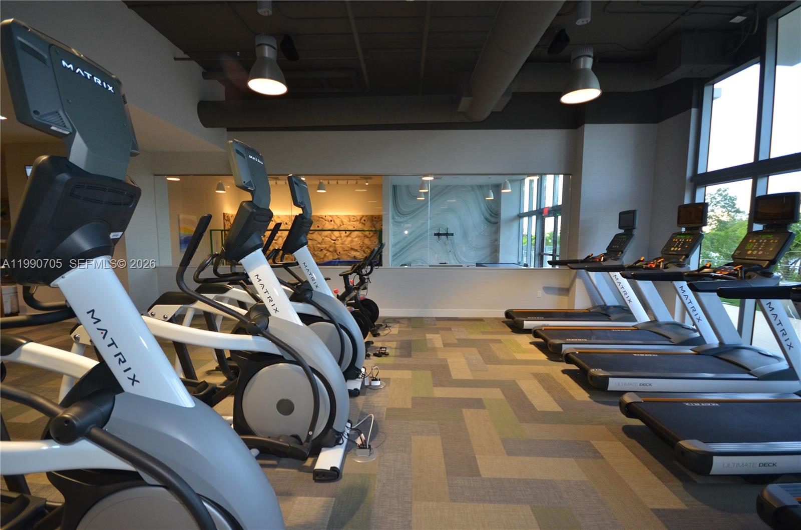 16385 Biscayne Blvd #518 North Miami Beach, FL 33160