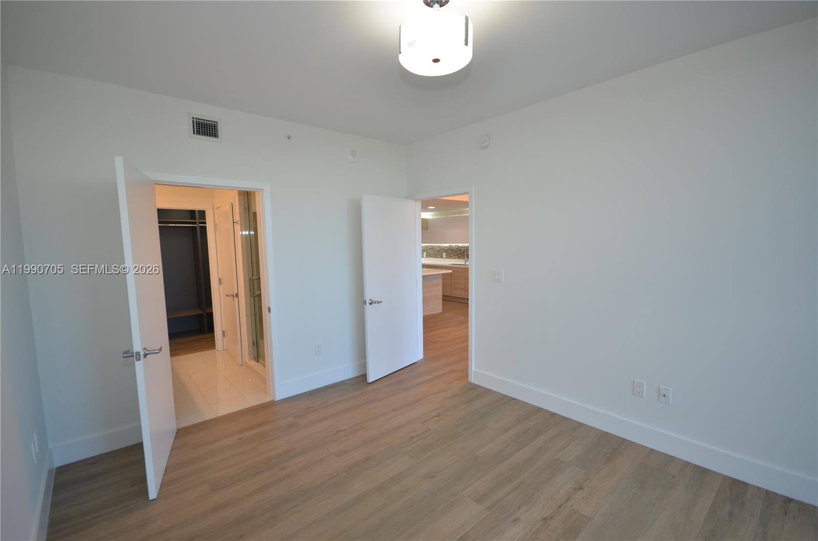 16385 Biscayne Blvd #518 North Miami Beach, FL 33160