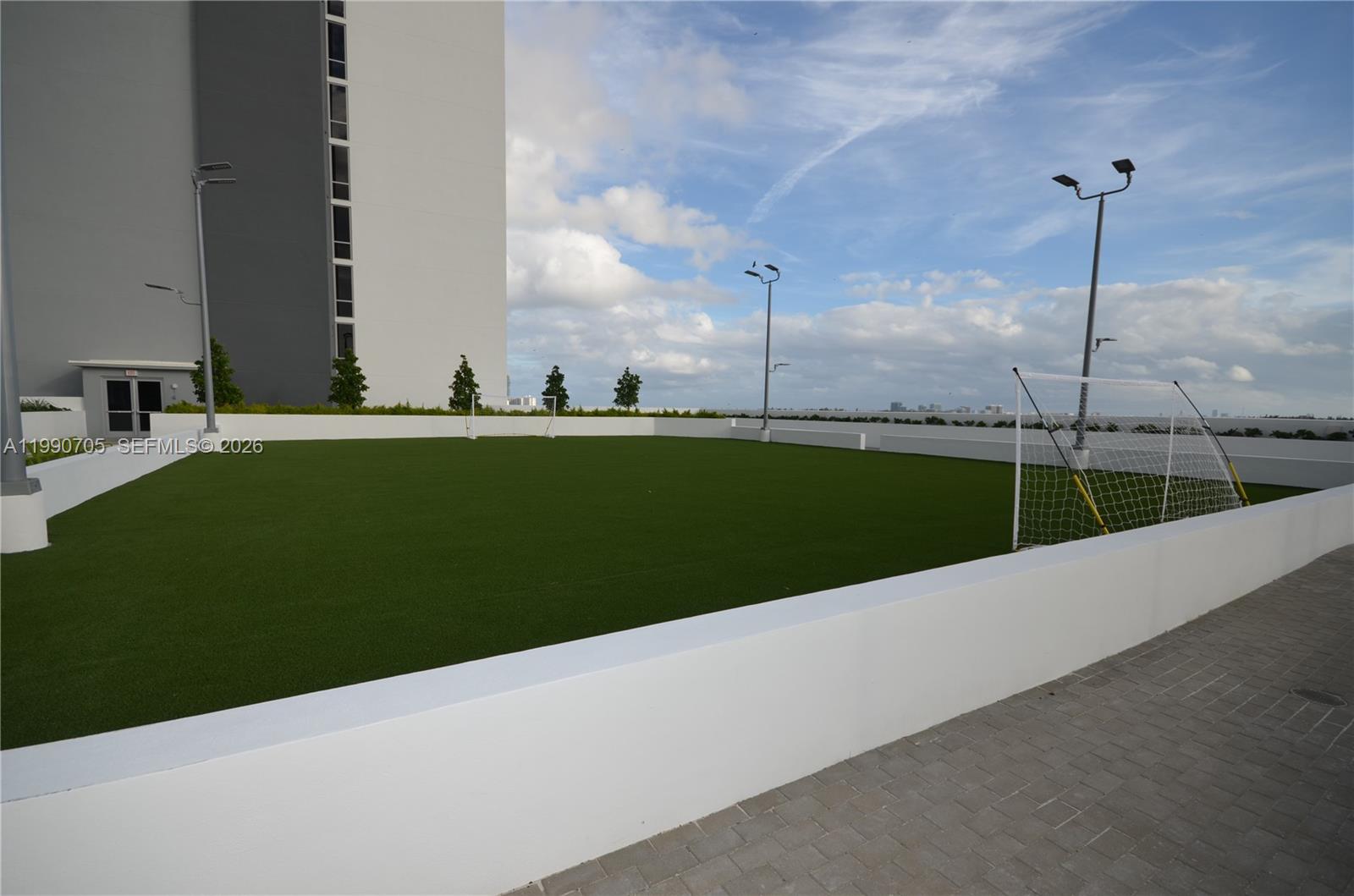 16385 Biscayne Blvd #518 North Miami Beach, FL 33160