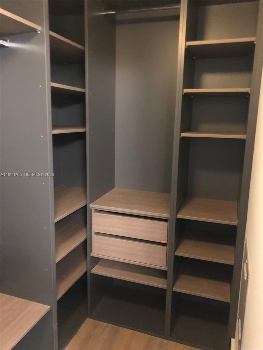 16385 Biscayne Blvd #518 North Miami Beach, FL 33160