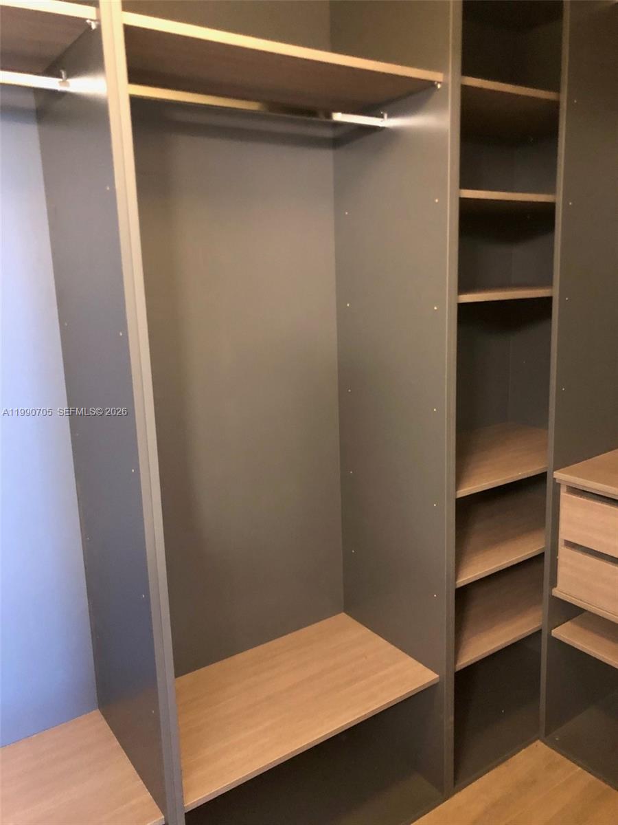 16385 Biscayne Blvd #518 North Miami Beach, FL 33160