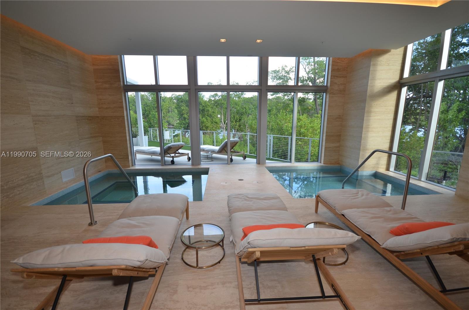 16385 Biscayne Blvd #518 North Miami Beach, FL 33160