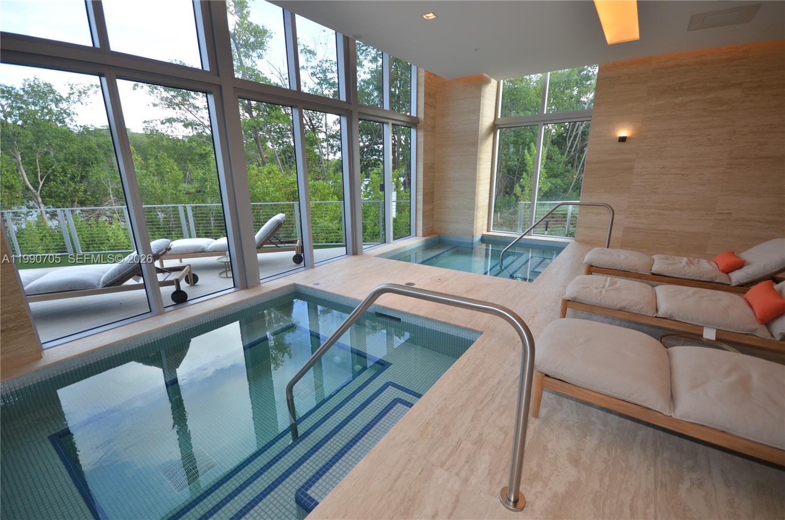 16385 Biscayne Blvd #518 North Miami Beach, FL 33160