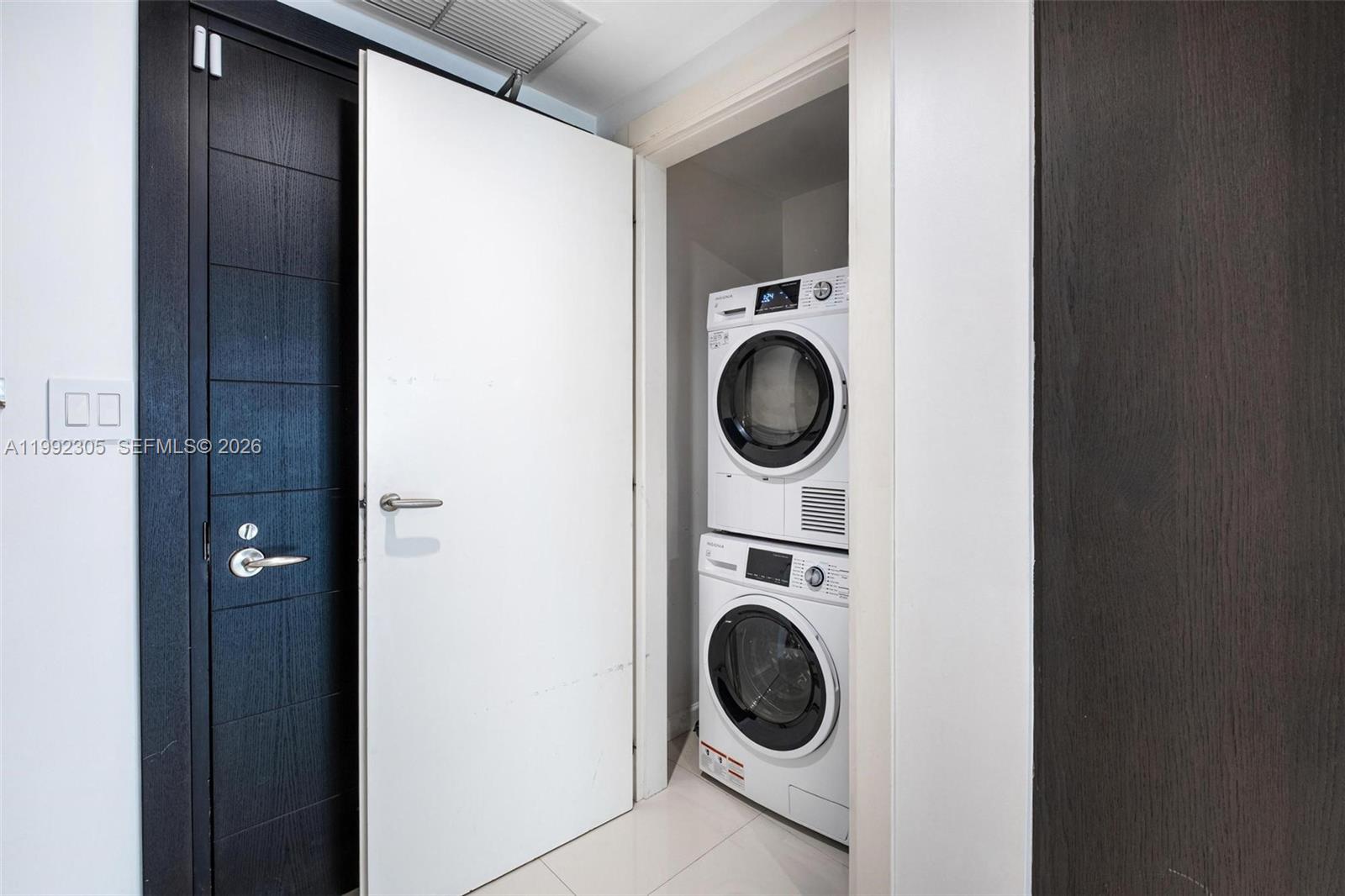 200 Biscayne Blvd Way #3311 Miami, FL 33131