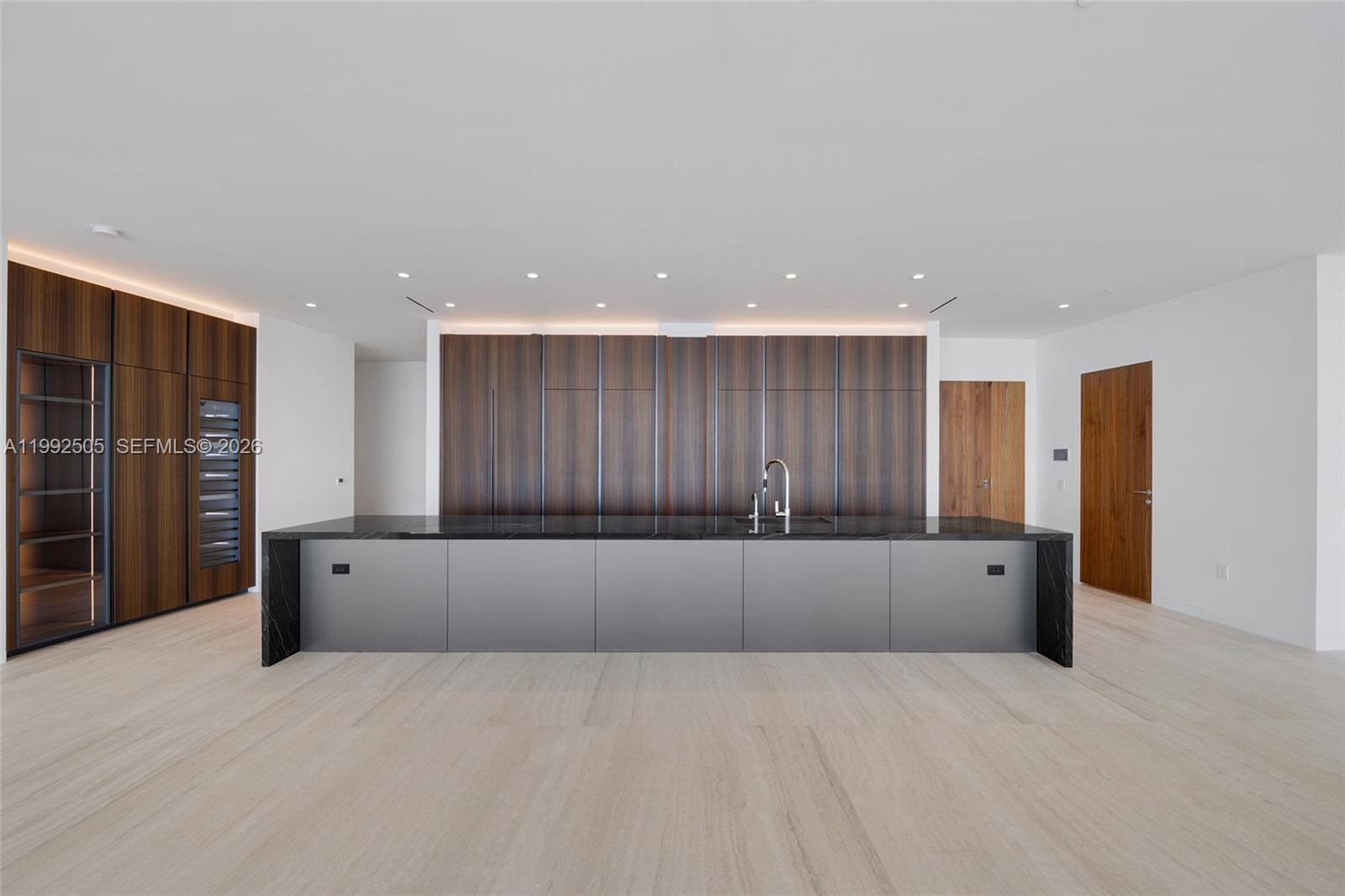 5 Grove Isle Dr #M401 Coconut Grove, FL 33133