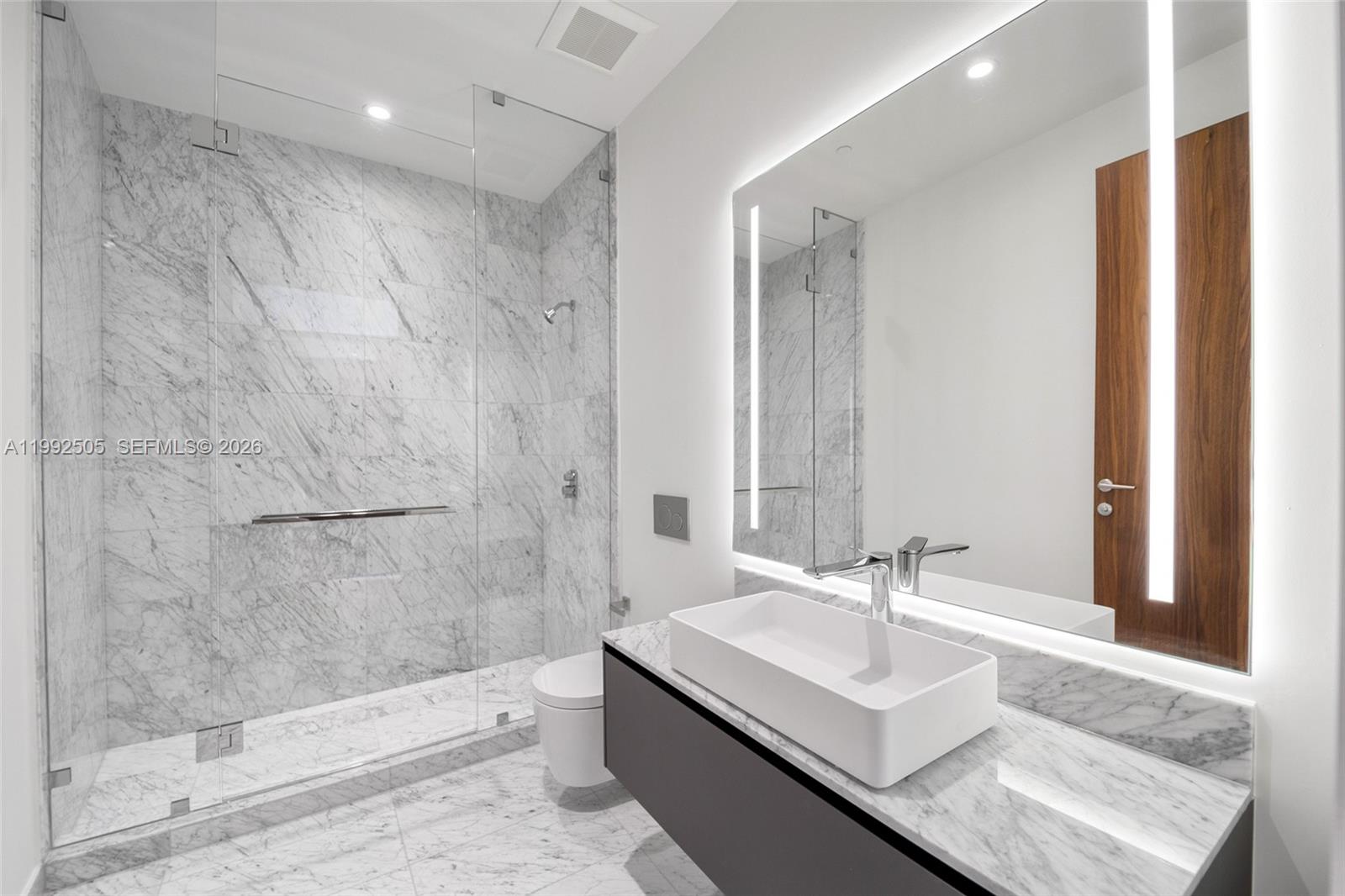 5 Grove Isle Dr #M401 Coconut Grove, FL 33133