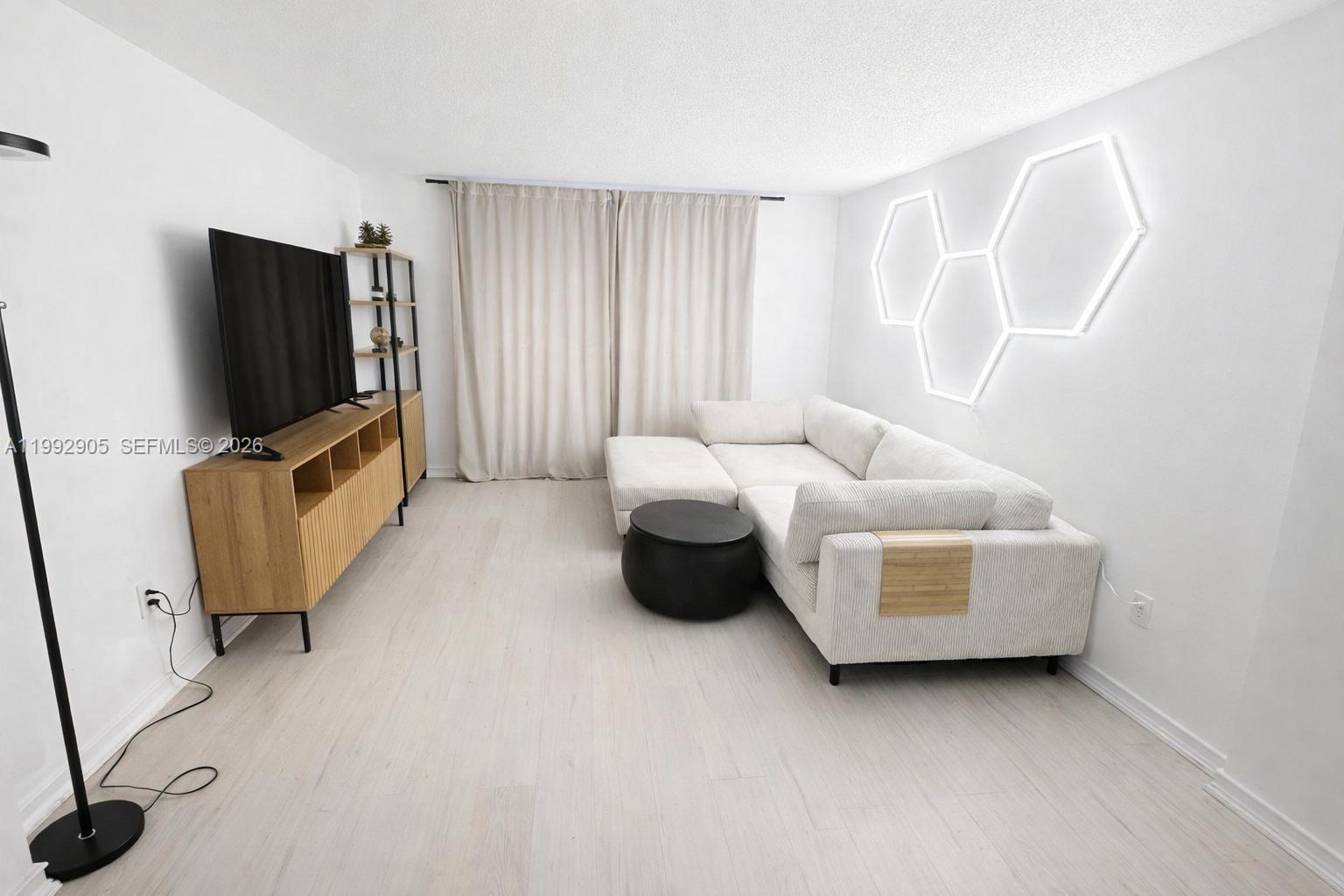 16851 NE 23rd Ave #B604 North Miami Beach, FL 33160