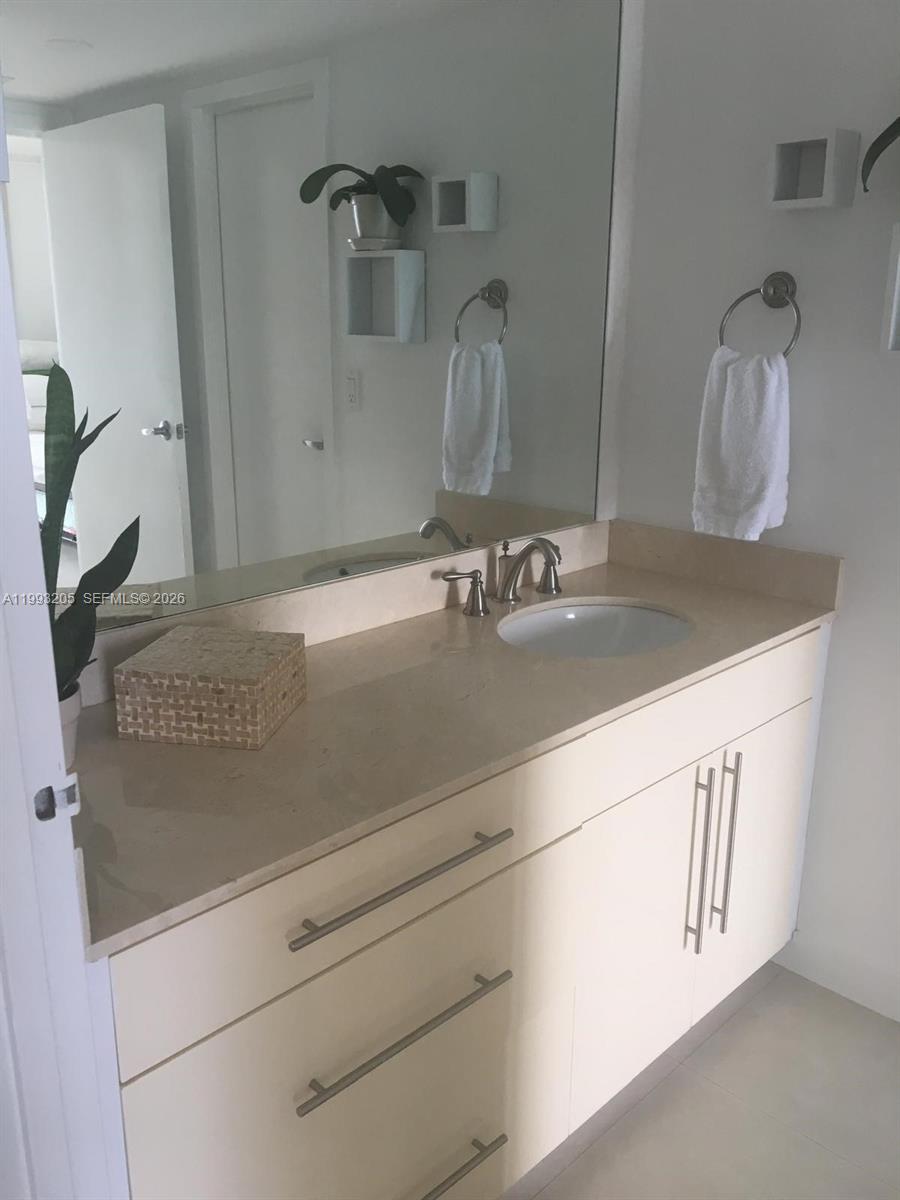 2333 Brickell Ave #PH207 Miami, FL 33129