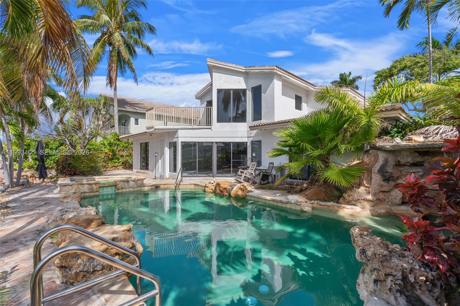 2858 NE 33rd St Lighthouse Point, FL 33064