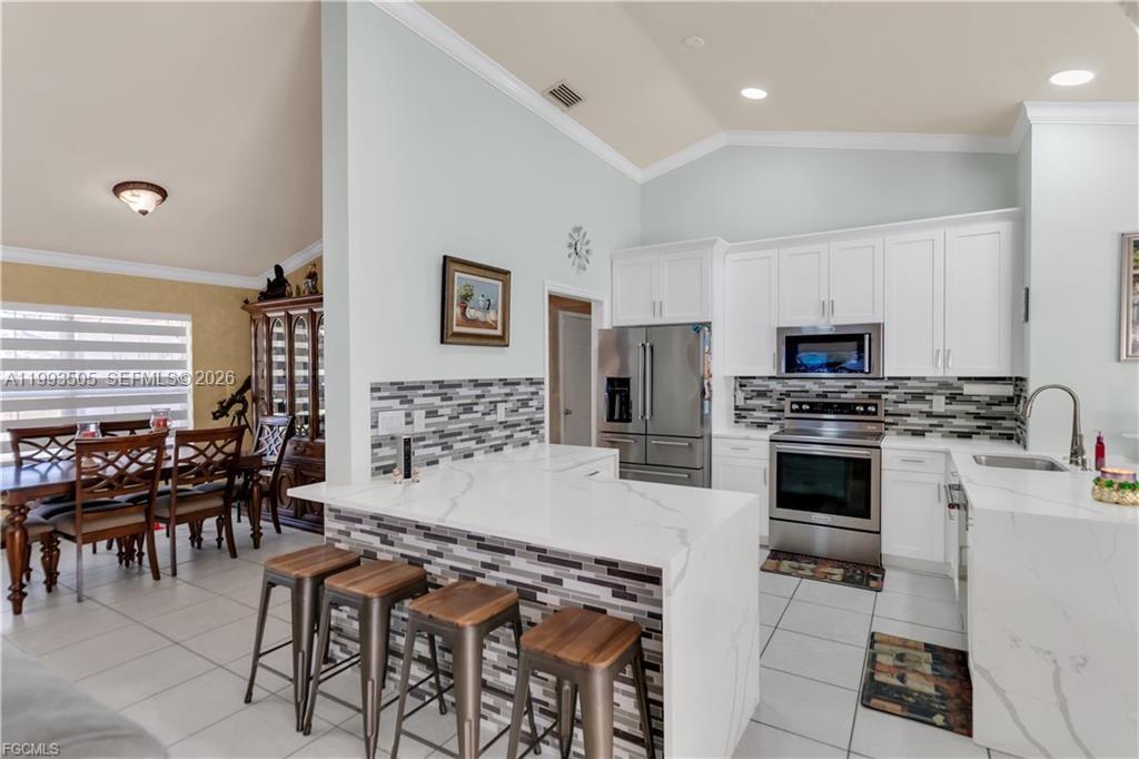 2504 E 7th St Lehigh Acres, FL 33936